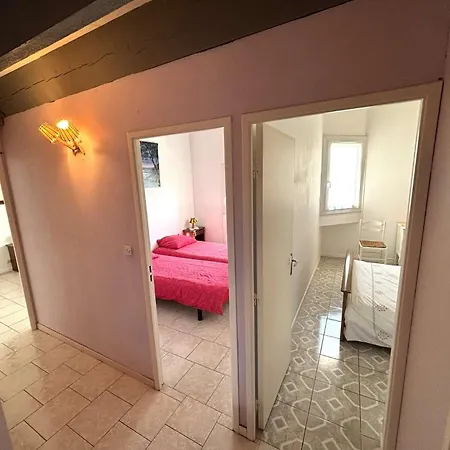 Maison 8 Couchages - La Nouvelle - Pn000-048 *