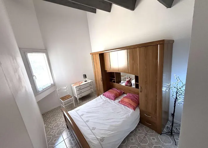Maison 8 Couchages - La Nouvelle - Pn000-048 *